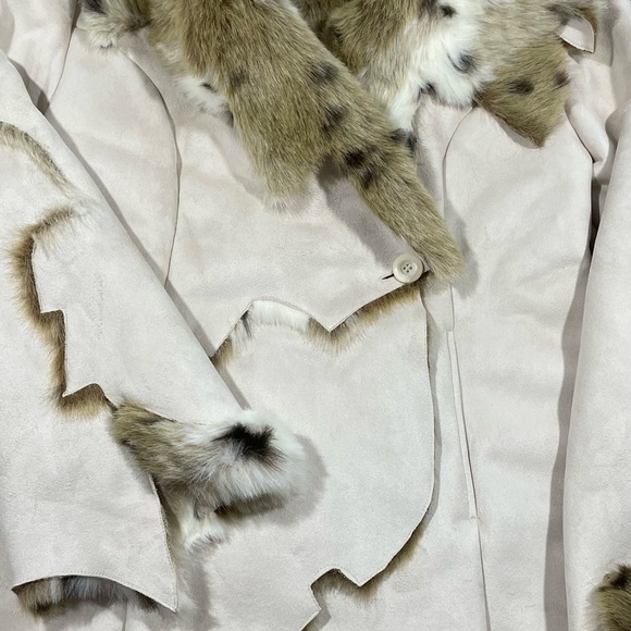 DONNA SALYERS FABULOUS
FIT SNOW LYNX FAUX FUR
JACKET - Picture 2 of 14